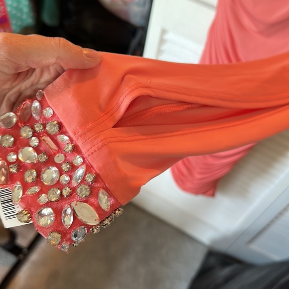 Formal dress - Picture 4 of 4